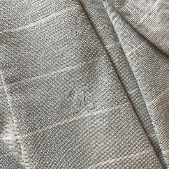 Men's Lululemon Polo - Size M - Picture 3 of 4